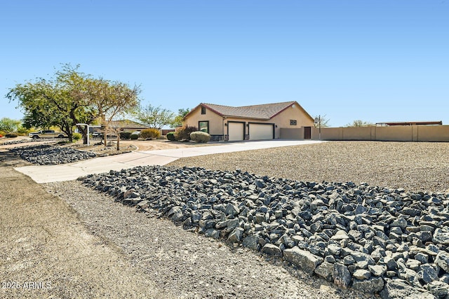 view of yard with a garage