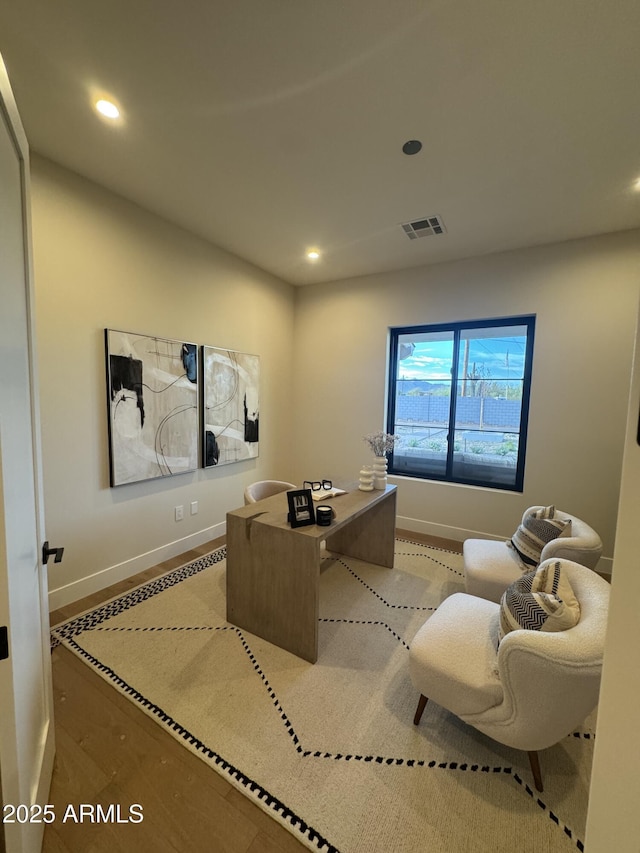 home office with visible vents, recessed lighting, and baseboards