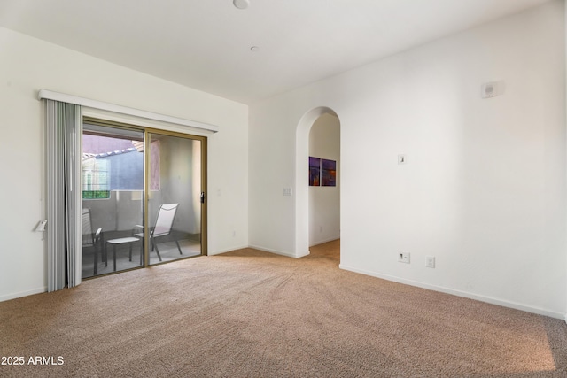 view of carpeted spare room