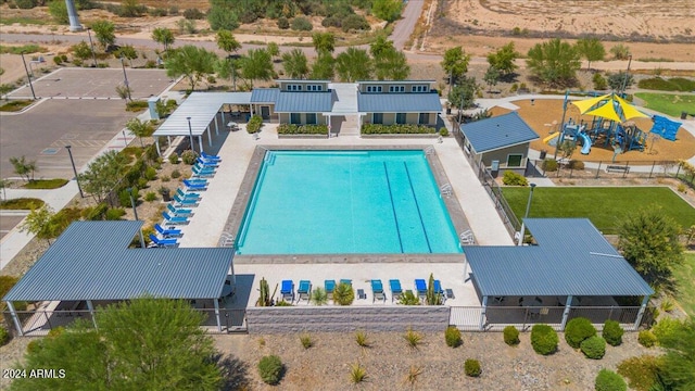 view of swimming pool