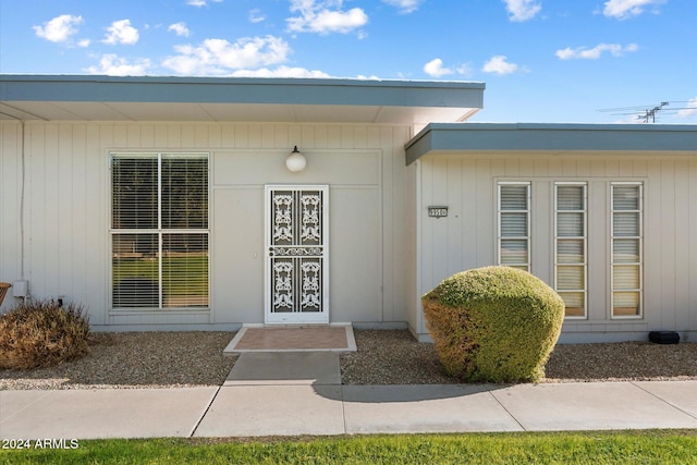 view of entrance to property