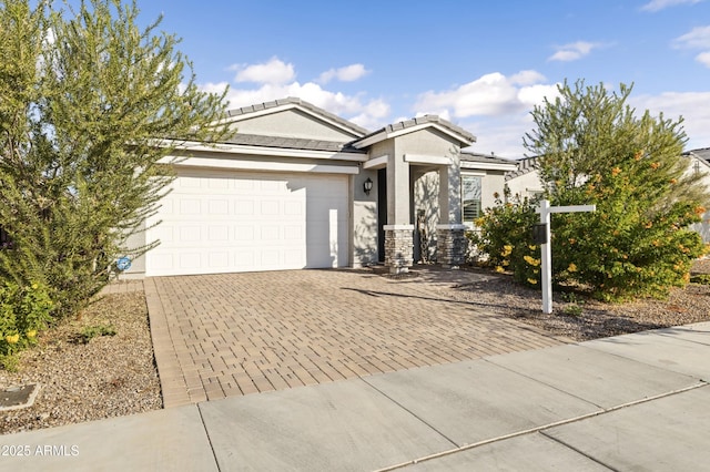 view of front facade with a garage