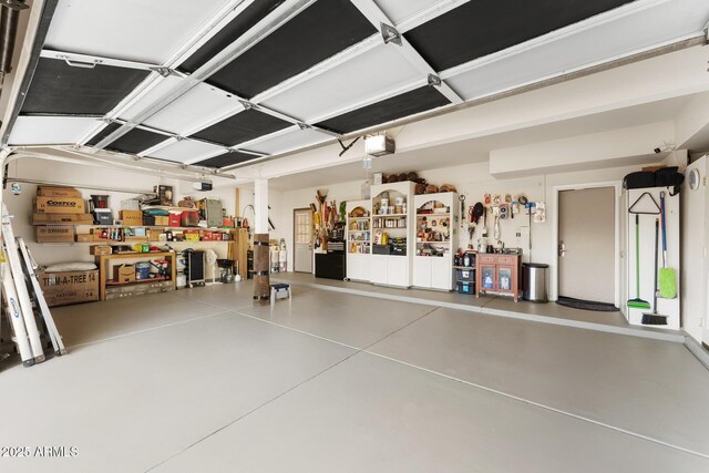 29806 N 43rd Pl, Cave Creek, AZ 85331 - garage featuring a garage door opener