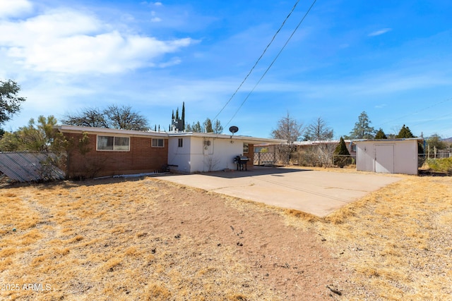4565 Aspen Dr, Sierra Vista, AZ 85635 - view of front of property with a storage unit and a carport