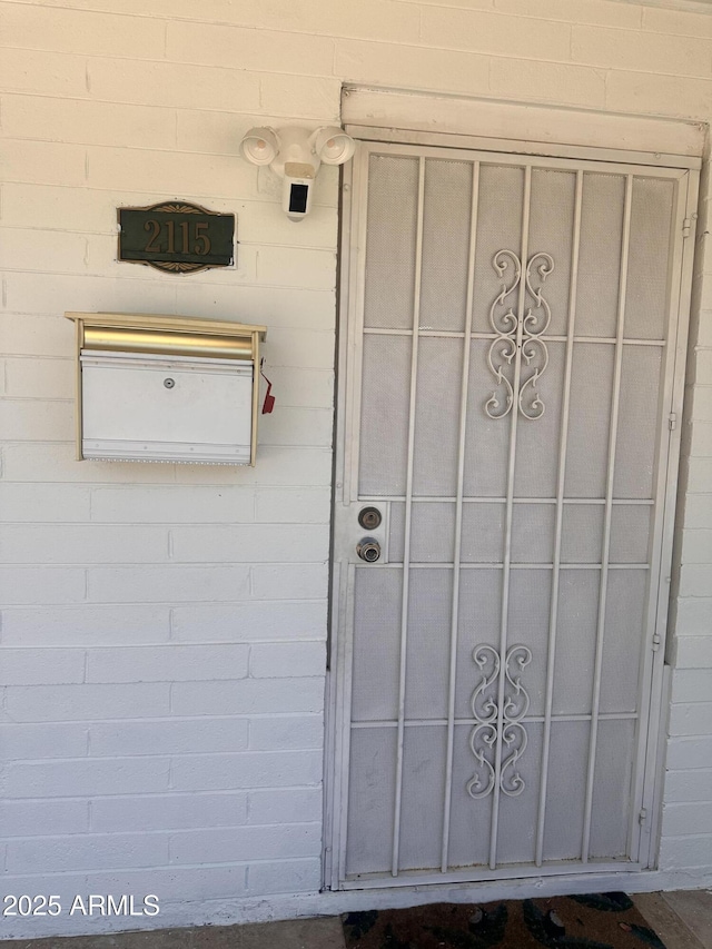 2115 W Myrtle Ave, Phoenix, AZ 85021 - doorway to property featuring a gate