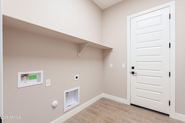 clothes washing area with washer hookup, hookup for an electric dryer, hookup for a gas dryer, and light wood-type flooring