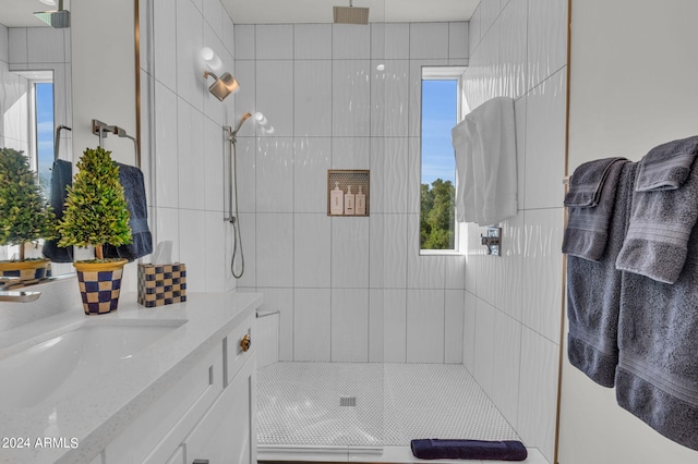 5151 N 13th Pl Unit 4, Phoenix, AZ 85014 - full bath with healthy amount of natural light, tiled shower, and vanity