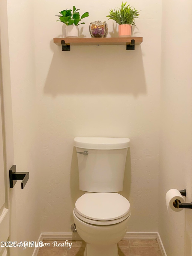 4968 E Meadow Vista Dr, Cornville, AZ 86325 - bathroom featuring baseboards, toilet, and tile patterned flooring
