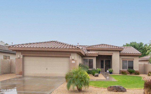 view of front facade featuring a garage