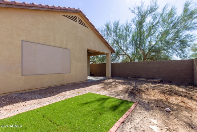 view of yard featuring a patio