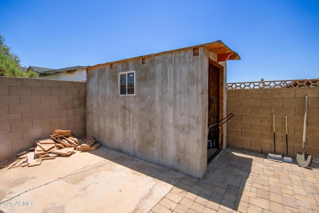 9825 N 44th Ave, Glendale, AZ 85302 - view of outdoor structure with a fenced backyard