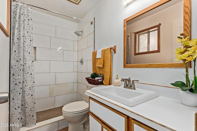 3539 W Davidson Ln, Phoenix, AZ 85051 - full bathroom featuring vanity and a tile shower