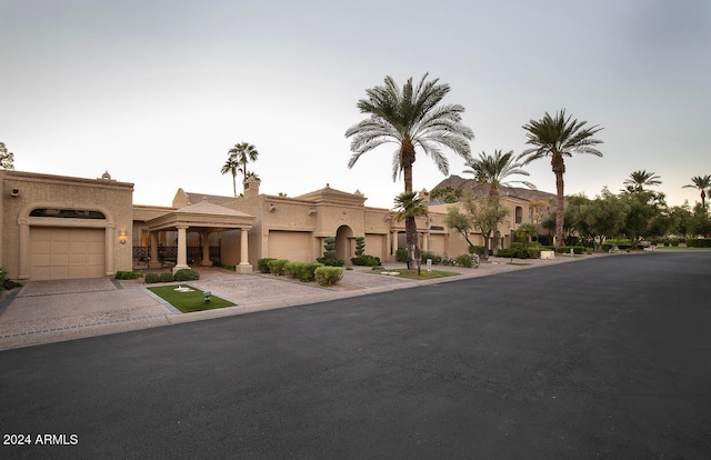 view of front facade featuring a garage