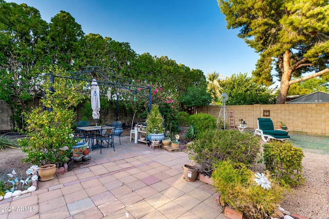 4046 E Crocus Dr, Phoenix, AZ 85032 - view of patio featuring outdoor dining space