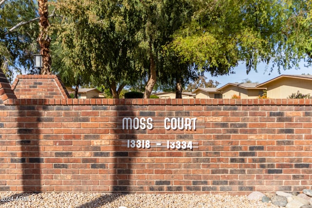 view of community / neighborhood sign