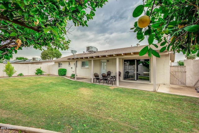 327 E Ln Jolla Dr, Tempe, AZ 85282 - back of house featuring a patio area
