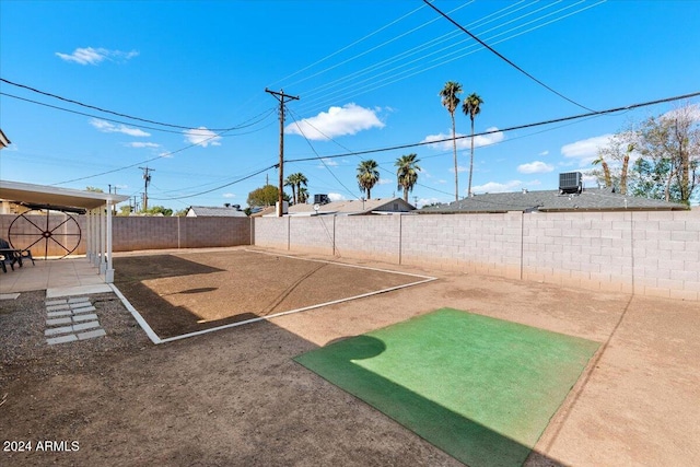 view of yard with a patio