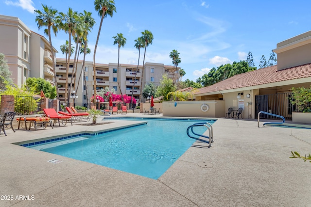 4200 N Miller Rd Unit 112, Scottsdale, AZ 85251 - community pool with a patio area and fence