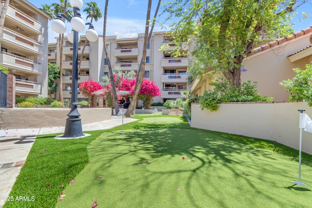 4200 N Miller Rd Unit 112, Scottsdale, AZ 85251 - surrounding community featuring an area to practice putting