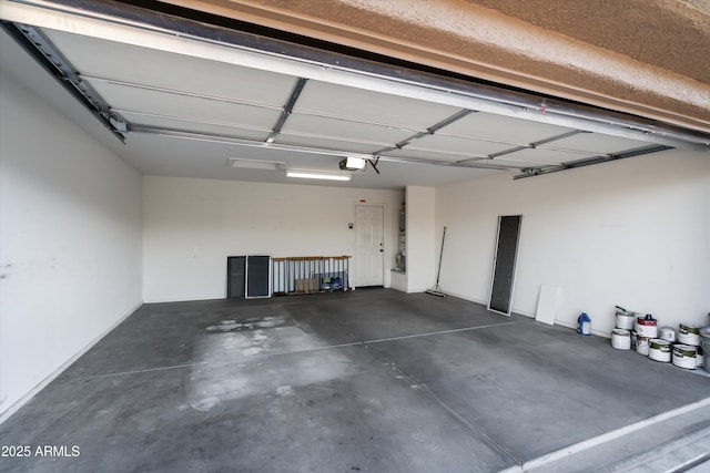 13724 N Wild Hazel Ln, Marana, AZ 85658 - garage featuring a garage door opener