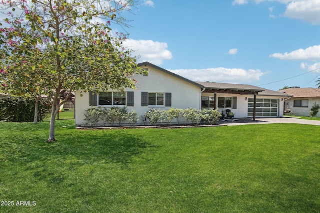 615 E Winter Dr, Phoenix, AZ 85020 - ranch-style home with stucco siding, a garage, a front yard, and driveway