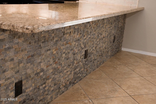 749 N 99th St, Mesa, AZ 85207 - detailed view of baseboards