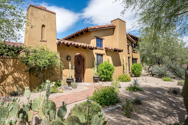 view of mediterranean / spanish-style home