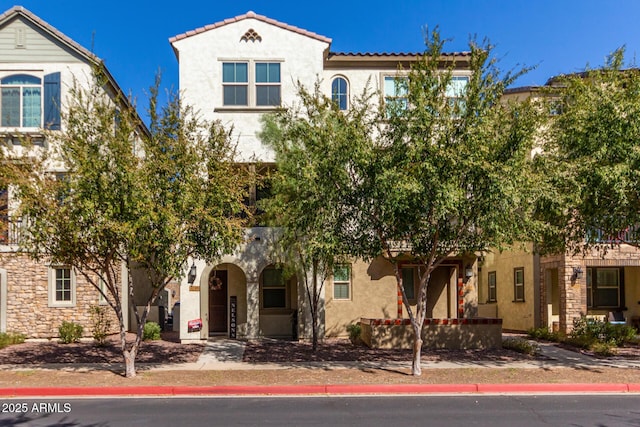 view of mediterranean / spanish-style home