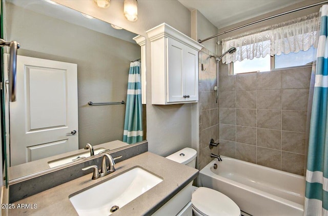 7769 E Lavender Loop, Prescott Valley, AZ 86315 - full bath with shower / tub combo with curtain, vanity, and toilet