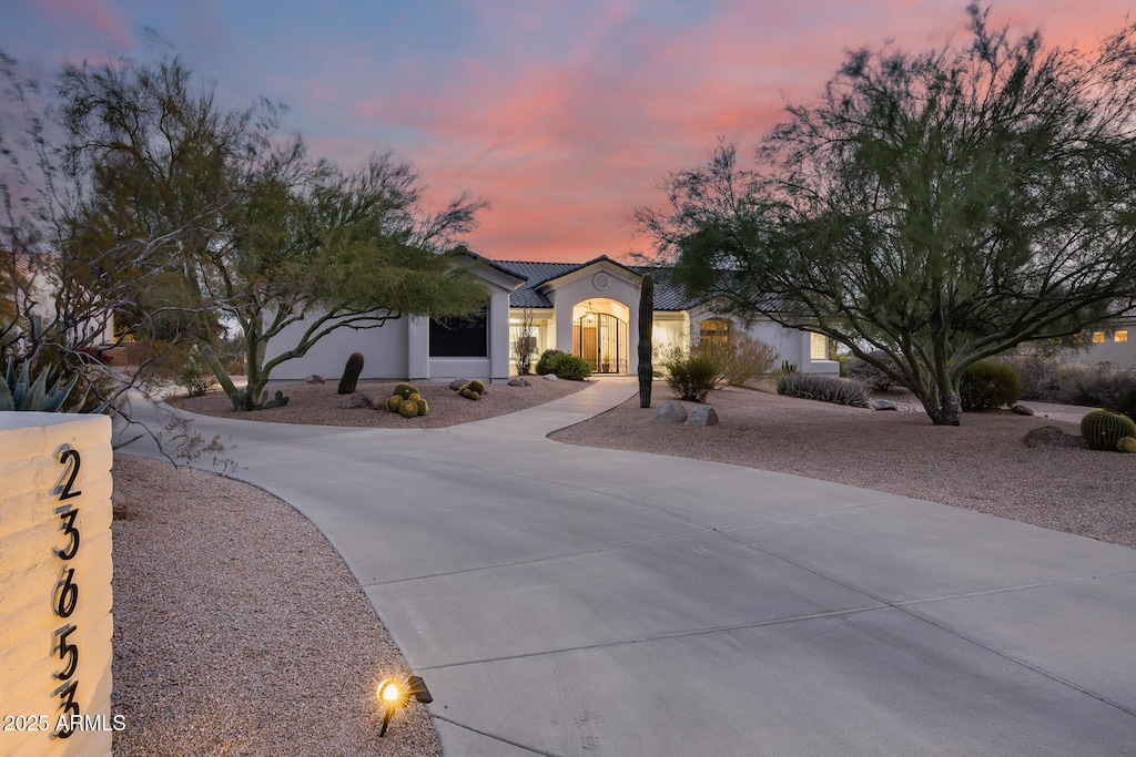 view of front of property featuring a garage