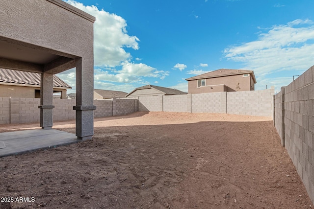 view of yard with a patio area