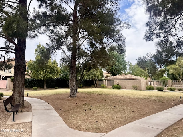 8863 S Grandview Dr, Tempe, AZ 85284 - view of property's community featuring fence and a lawn