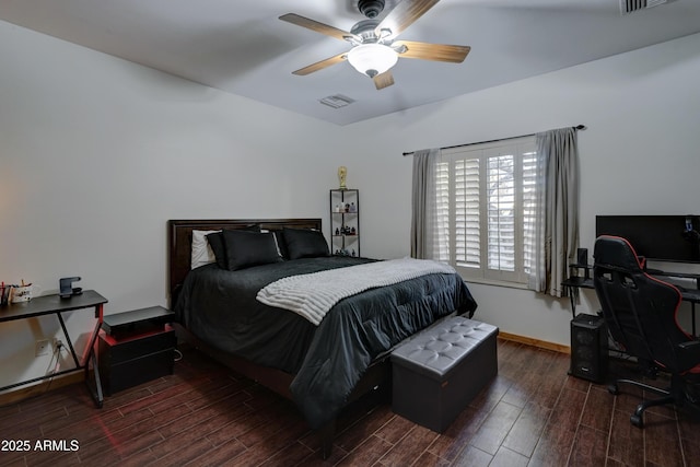 bedroom featuring ceiling fan