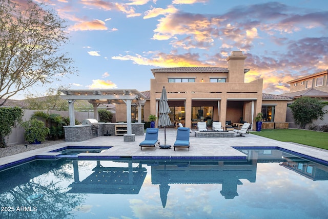 pool at dusk featuring a patio, a pergola, grilling area, area for grilling, and an in ground hot tub