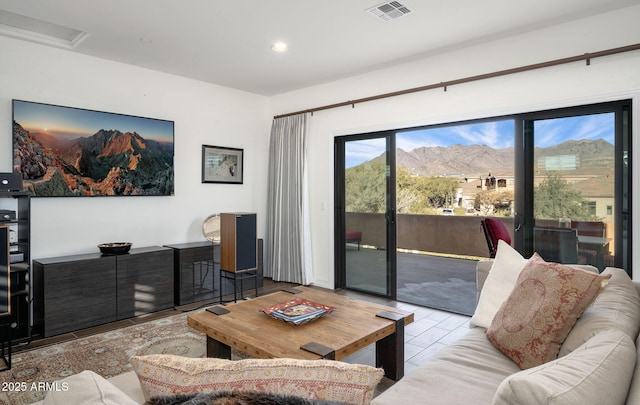 living room featuring a mountain view