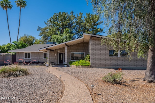 405 E Stanford Ave, Gilbert, AZ 85234 - view of front of property featuring brick siding