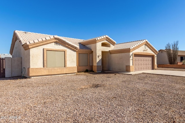 view of front facade featuring a garage