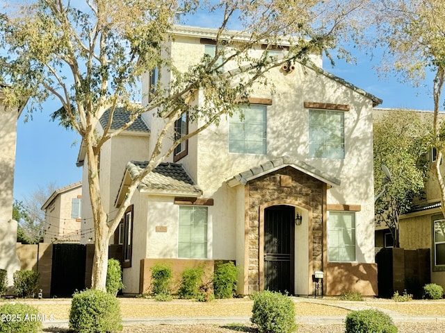 view of front of property