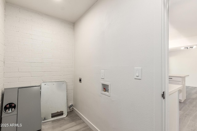 11842 N 30th Dr, Phoenix, AZ 85029 - laundry room featuring electric dryer hookup, baseboards, washer hookup, light wood-style floors, and laundry area