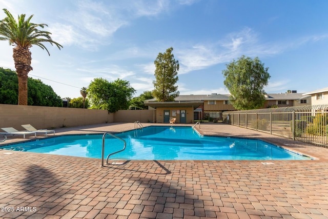 4629 S Mill Ave, Tempe, AZ 85282 - community pool with a patio area