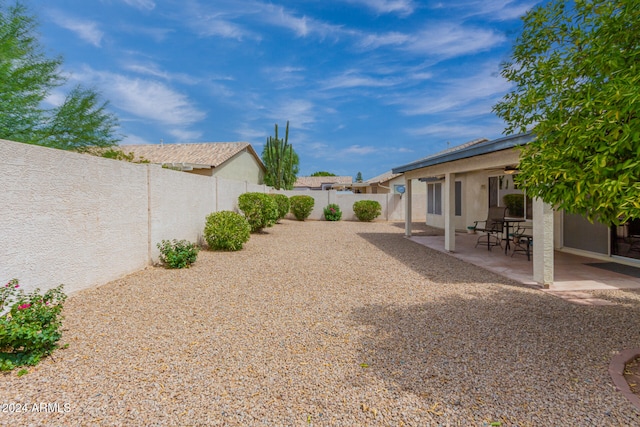 view of yard featuring a patio