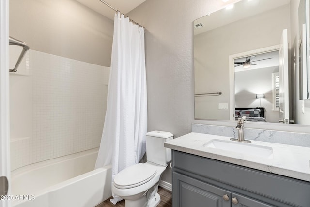 bathroom with visible vents, toilet, shower / bath combo, ensuite bath, and vanity