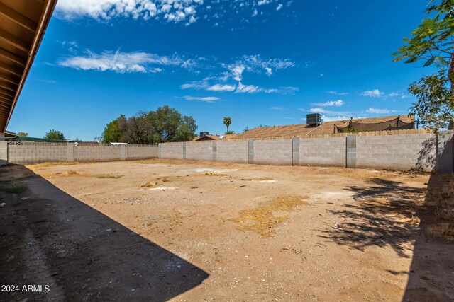 8508 W Clarendon Ave W, Phoenix, AZ 85037 - view of yard with a fenced backyard