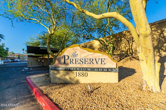 view of community / neighborhood sign