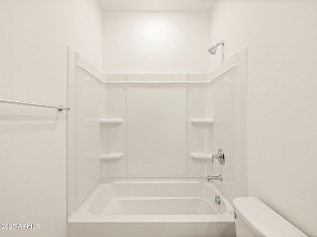 full bathroom featuring toilet and bathtub / shower combination