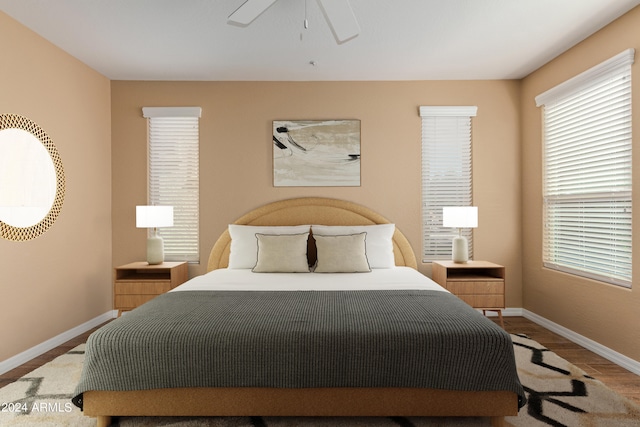 bedroom featuring ceiling fan