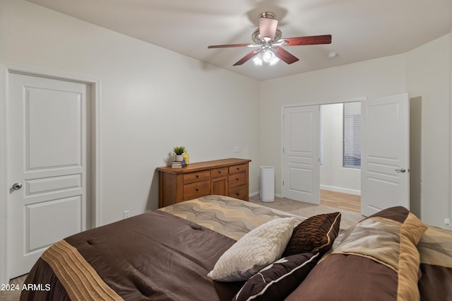 bedroom with ceiling fan