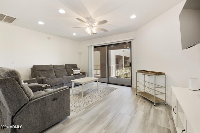 14910 N Kings Way Unit 206, Fountain Hills, AZ 85268 - living area featuring ceiling fan, recessed lighting, and light wood-style floors