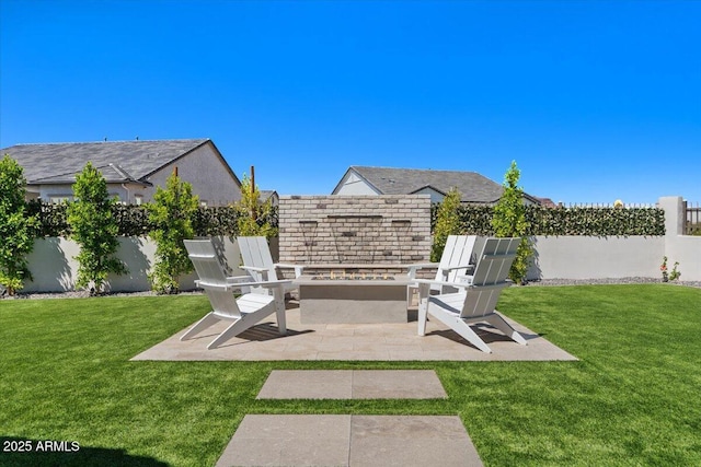 5860 E Sanford St, Mesa, AZ 85215 - view of yard with a patio area and fence