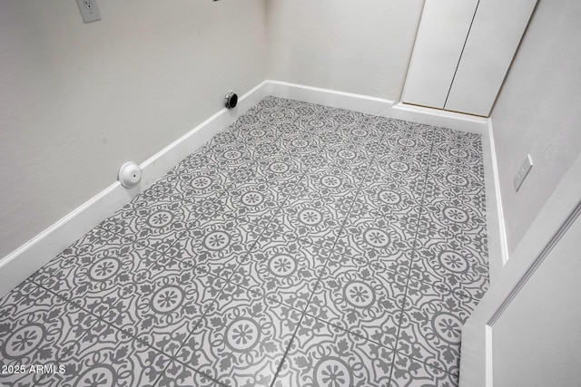 6435 E Monte Cristo Ave, Scottsdale, AZ 85254 - detailed view of baseboards